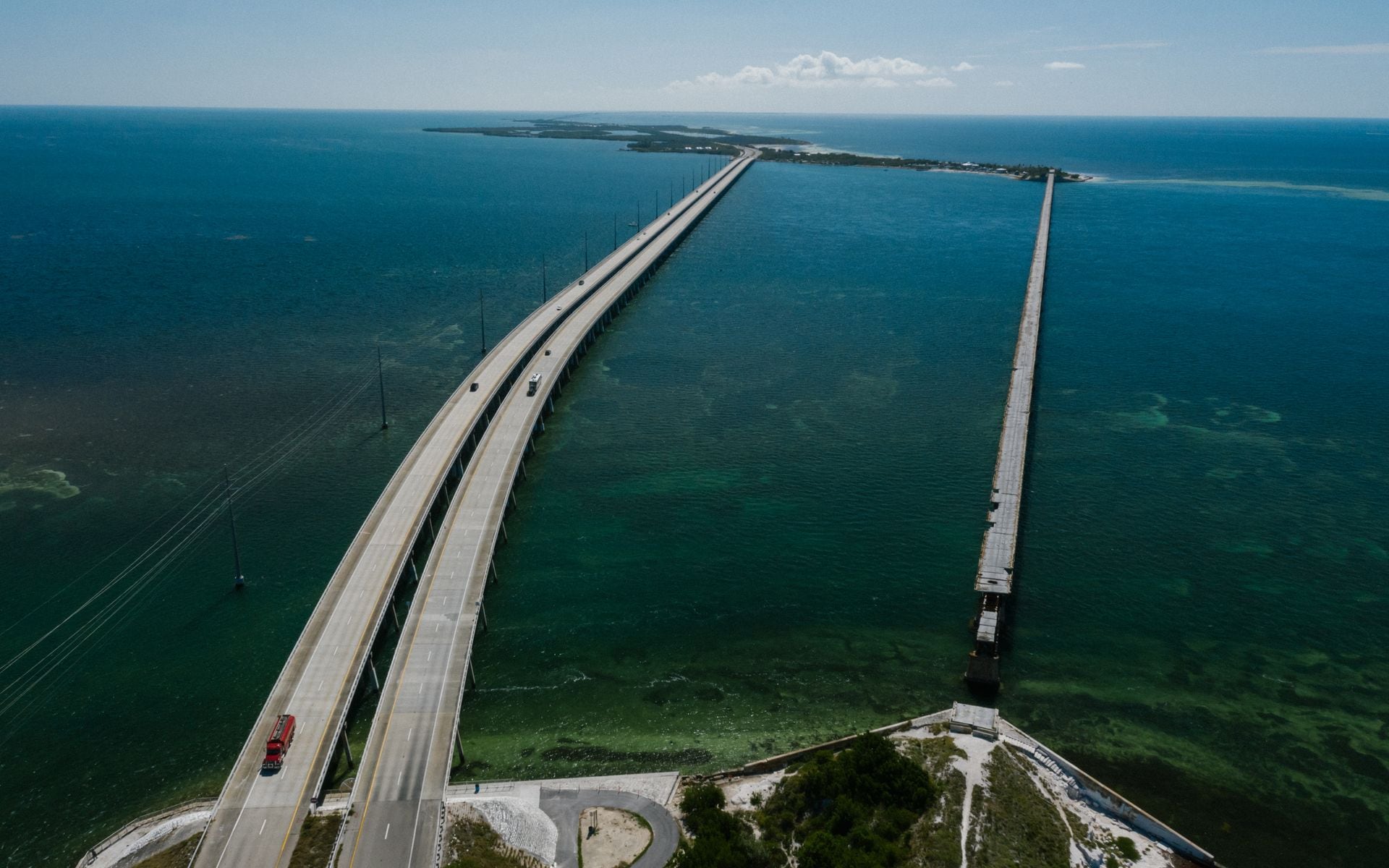 Car crossing the Seven Mile Bridge on the Overseas Highway to Key West